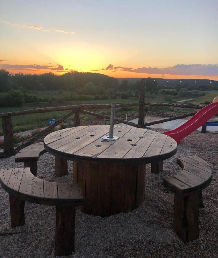 Casa Rural La Charolesa Aguilera Exteriör bild